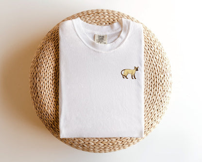 Embroidered Realistic Siamese Cat T-Shirt: Stitched Seal Point Feline Tee