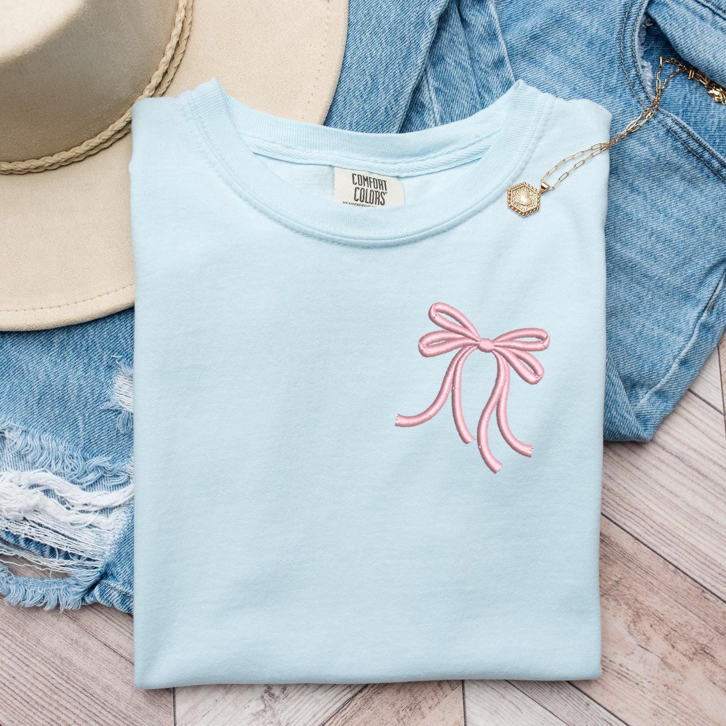 Embroidered Coquette Pink Bow T-shirt: Trendy Soft Girl Aesthetic Tee