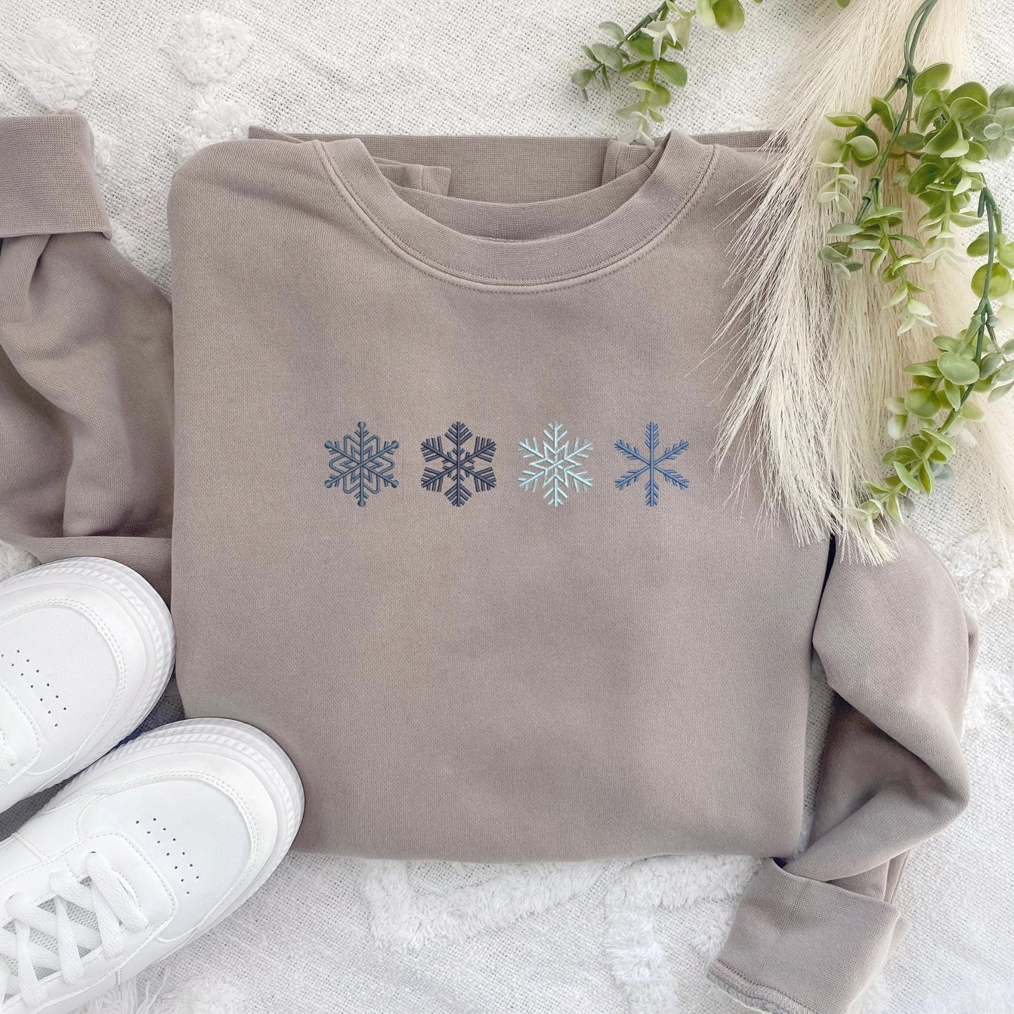 Embroidered Snowflake Crewneck Sweatshirt, Trendy High Quality Pigment Dyed Holiday Pullover, Vintage Christmas Sweater, Winter Season Lover