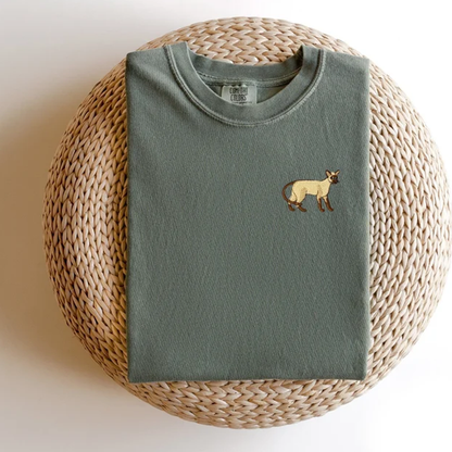 Embroidered Realistic Siamese Cat T-Shirt: Stitched Seal Point Feline Tee