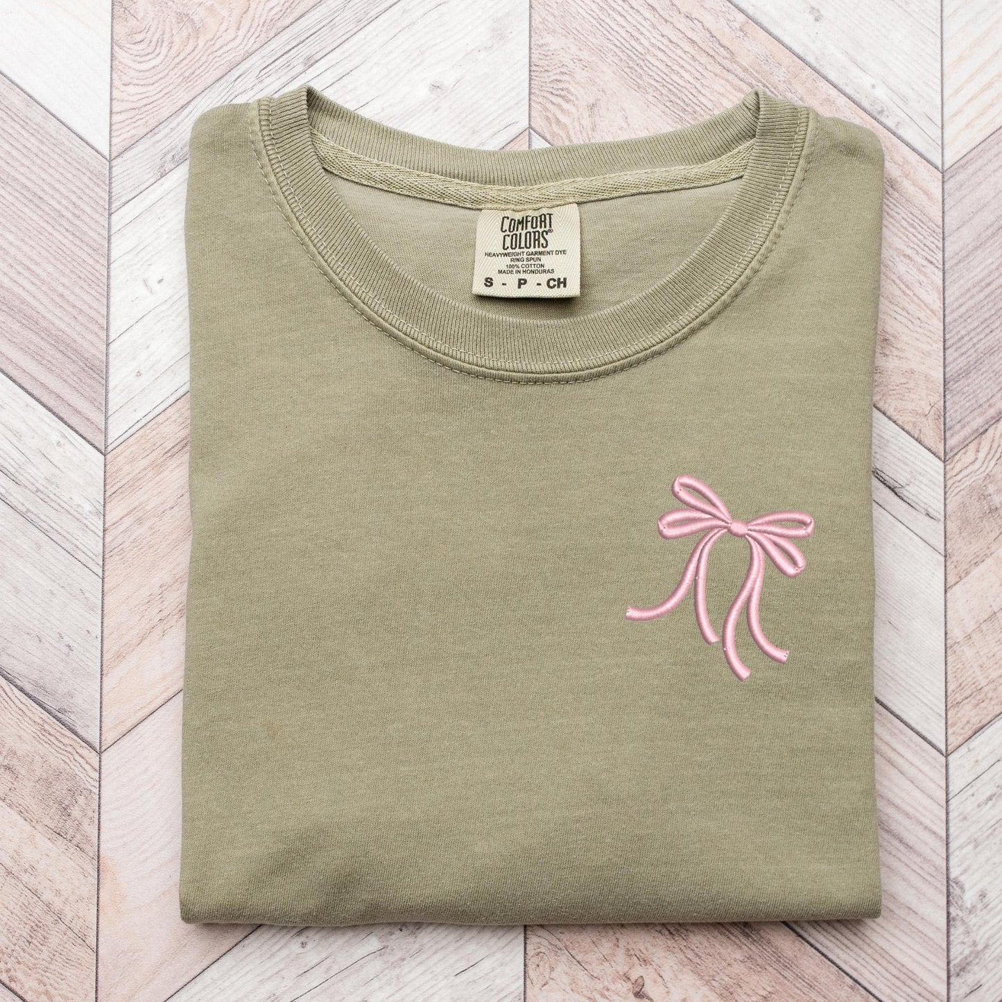 Embroidered Coquette Pink Bow T-shirt: Trendy Soft Girl Aesthetic Tee